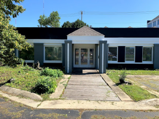 Entrance to Gardner & Associates Business and Office Center  